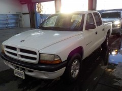 BUY DODGE DAKOTA 2002 QUAD CAB 131