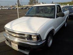 BUY CHEVROLET S-10 2000 REG CAB 118