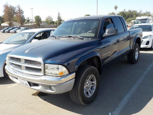 BUY DODGE DAKOTA 2001 QUAD CAB 131